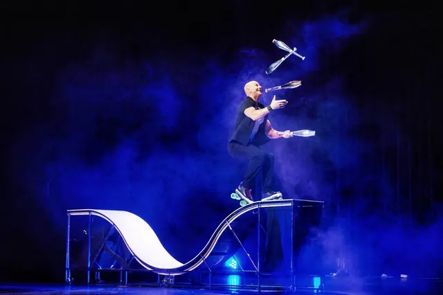 Beim OB-Ball in Pirmasens erwartet die Gäste neben Tanzmusik auch ein Artistik-Auftritt von Til Schleinitz. | Foto: Jochen Kratschmer