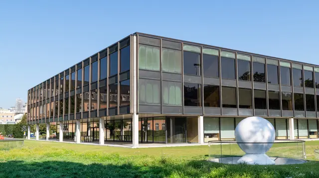 Zur Sache vor Ort: Das SWR-Politikmagazin sendet erstmals aus dem Landtag in Stuttgart. | Foto: © SWR/Alexander Kluge, honorarf/SWR - Südwestrundfunk