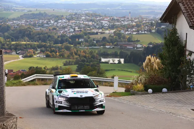 Ein Plattfuß auf der letzten Wertungsprüfung warf Marijan Griebel bei der 3-Städte-Rallye in Niederbayern noch auf Rang fünf zurück. | Foto: : Sascha Dörrenbächer