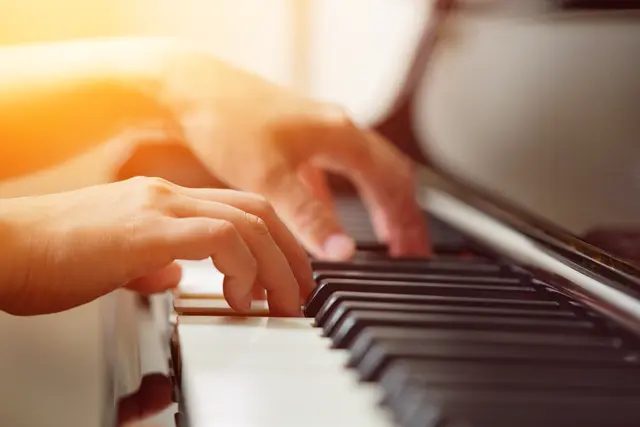 Die Musikschule Haßloch lädt am Sonntag, 25. Oktober, zu einem Kammerkonzert mit Andreas Reichel und Henry Hwu ein. (Symbolbild) | Foto: ztony1971/stock.adobe.com