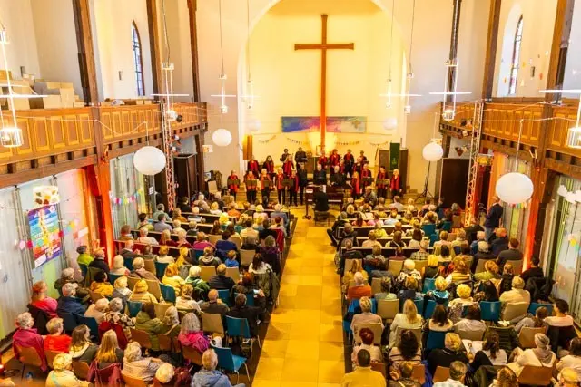 Der Chor im vollen Haus | Foto: Wolfgang Neuberth