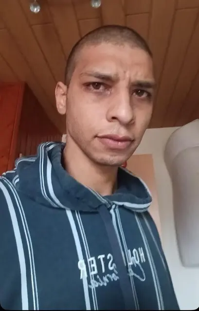 Die Polizei sucht den seit Mittwoch, 23. September, vermissten Hischam AKADR aus Saarbrücken. Der 26-Jährige könnte sich nach Angaben der Polizei in einer hilflosen Lage befinden. | Foto: Polizeiinspektion Saarbrücken-Stadt