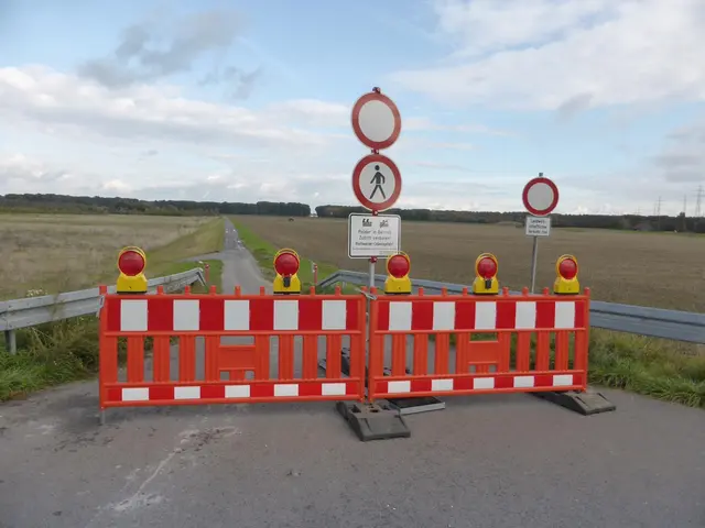 In Philippsburg kann es am kommenden Mittwoch wegen einer Übung auf der Polder Rheinschanzinsel kurzzeitig zu Straßensperrungen kommen. | Foto: RPK