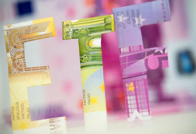 Welt-ETF mit breiter Streuung: Der Vanguard FTSE Global All-Cap UCITS ETF umfasst große, mittlere und kleine Unternehmen aus Industrie- und Schwellenländern. | Foto: Andrea Warnecke/dpa-mag