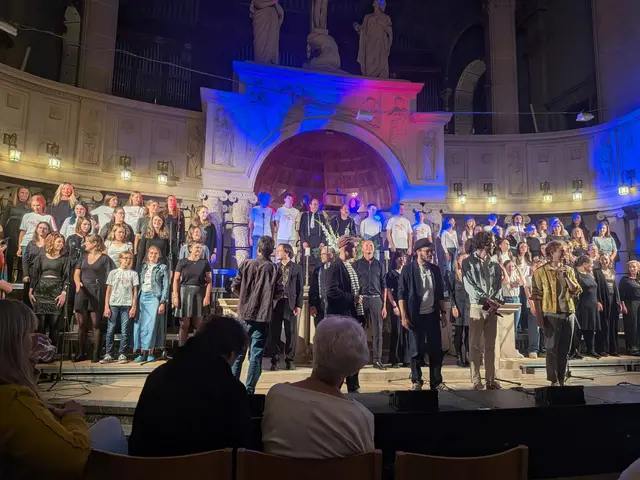 Band anders mit Jugend- und Popchor