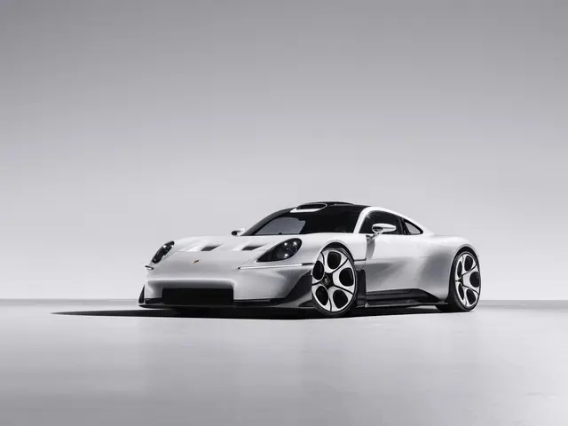 Der Wagen mit dem Namen «Mission S» soll das neue Spitzenmodell des Stuttgarter Autobauers werden.  | Foto: ---/Porsche/dpa