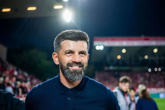 Schalke-Coach Muslic freut sich auf das erste Saisonspiel an einem Samstag-Nachmittag. (Archiv) | Foto: Julius Frick/dpa