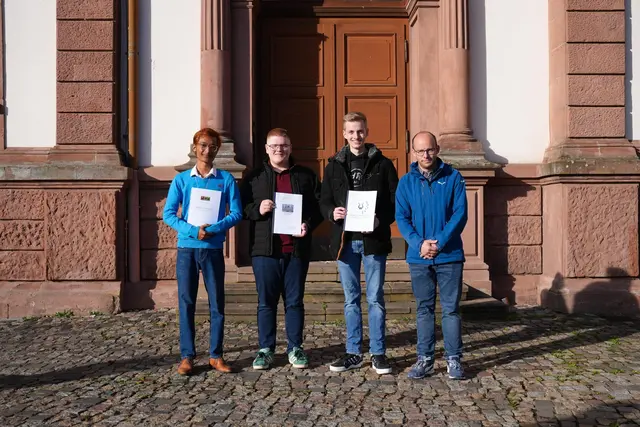 Lesen und Forschen spielen eine wichtige Rolle, wenn Schülerinnen und Schüler regionale Geschichte aufarbeiten. | Foto: Stadt Pirmasens