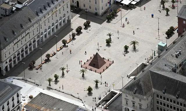 Auf dem Marktplatz in Karlsruhe wird am Donnerstag eine Marsstation auf der Erde aufgebaut. (Archivbild)  | Foto: Uli Deck/dpa
