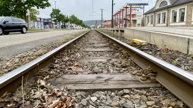 Auf den AVG-Linien S31 und S32 gibt es zwischen Karlsruhe und Bruchsal mehrere Wochen lang Fahrplanänderungen und Ausfälle. | Foto: Kim Rileit