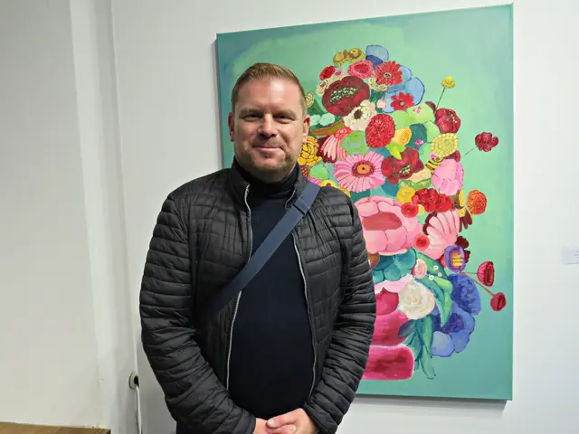 Auch Christian Schreider schaute sich die Ausstellung an | Foto: Brigitte Melder