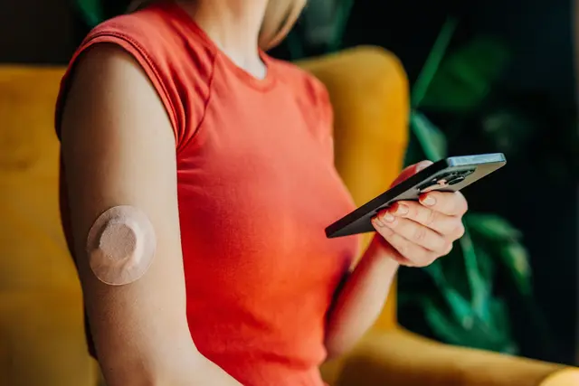Die Mutter hatte auch schon Diabetes? Dann ist der Stoffwechsel-Check für Frauen in den Wechseljahren umso wichtiger. | Foto: Vira Simon/Westend61/dpa-mag