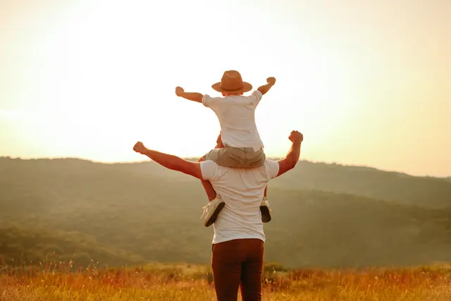 Vater und Sohn/Vatertag Symbolbild | Foto: bugarskipavle3/stock.adobe.com