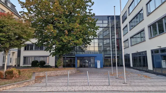 Die Staatsanwaltschaft hat nach Abschluss ihrer Ermittlungen Anklage gegen einen 17-Jährigen wegen versuchten Totschlags und gefährlicher Körperverletzung beim Landgericht Kaiserslautern erhoben | Foto: Ralf Vester