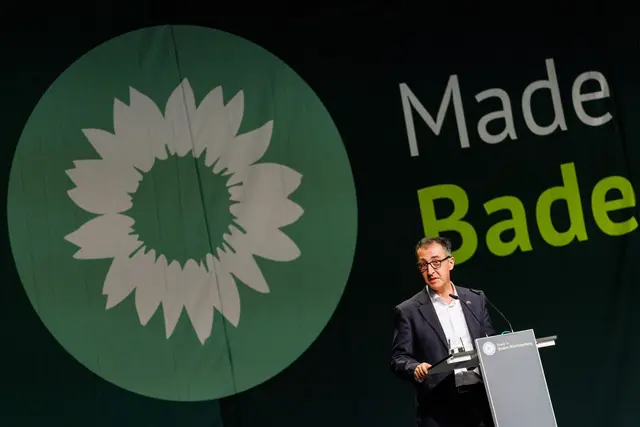 In seiner Rede dankte Özdemir unter anderem der CDU, dem Koalitionspartner der Grünen in Baden-Württemberg. | Foto: Philipp von Ditfurth/dpa
