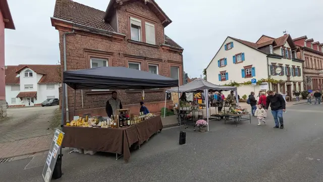 25 Beschicker und Geschäfte beteiligten sich am Weilerbacher Herbstmarkt mit verkaufsoffenem Sonntag. | Foto: Gewerbeverein Weilerbach/gratis