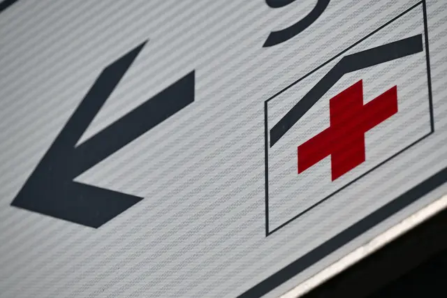 Wo geht's zum nächsten Krankenhaus im Saarland? An der Zahl der Kliniken wird sich nichts ändern - aber an den Leistungen, die sie anbieten. Das regelt der neue Krankenhausplan. (Symbolbild)  | Foto: Arne Dedert/dpa