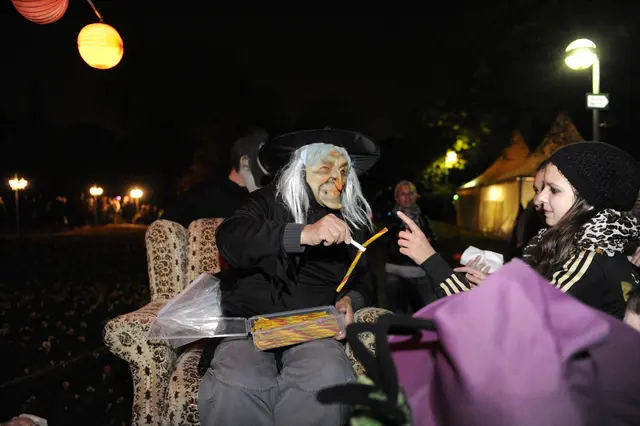 Hexen und andere Gruselfiguren sorgen beim Halloween-Familienfest im Luisenpark für schaurig-schöne Stimmung. | Foto: Luisenpark Mannheim