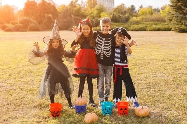 Halloween-Kostüme und Kreidekunst sind am 30. Oktober auf der Betzetreppe gefragt. Auch FCK-Maskottchen Betzi schaut vorbei (Symbolfoto). | Foto: kegfire/stock.adobe.com