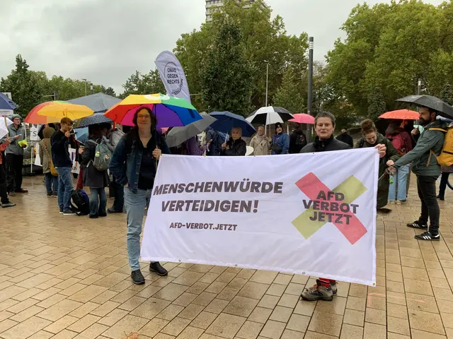 Demonstrierende auf dem Schattenplatz | Foto: BdP Peter Krietemeyer