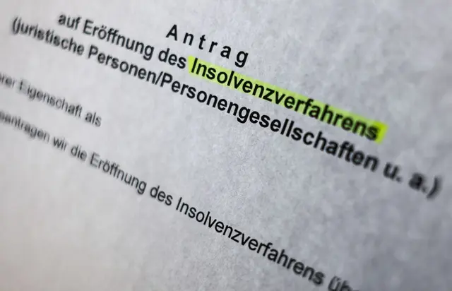 Die schwierige Marktsituation und das zurückhaltende Investitionsverhalten der Kunden hätten es notwendig gemacht, ein Insolvenzverfahren in Eigenverwaltung zu beantragen, teilte die Vollmer Gruppe mit. (Archivbild) | Foto: Oliver Berg/dpa