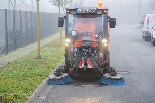 Im Herbst fällt viel Laub an und die Straßenreinigung ist besonders gefordert. | Foto: EWL