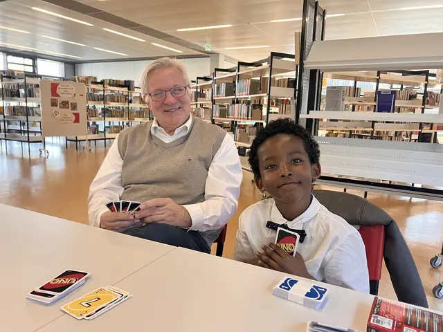 Ehrenamtliche begleiten Grundschulkinder beim Lernen und im Alltag. | Foto: KinderHelden