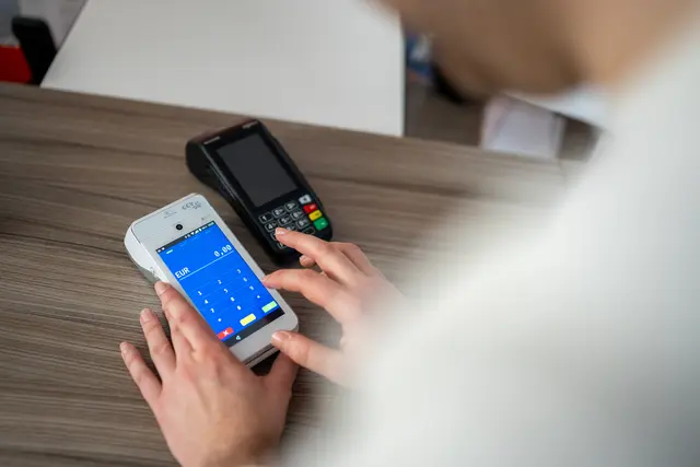 Kassensystem für Mannheim: CD Pay bietet benutzerfreundliche und maßgeschneiderte Kassensysteme und Payment-Lösungen für Cafés, Restaurants, Friseursalons, Kosmetikstudios und den Einzelhandel in der Rhein-Neckar-Region an. | Foto: Skyrecords Film GmbH