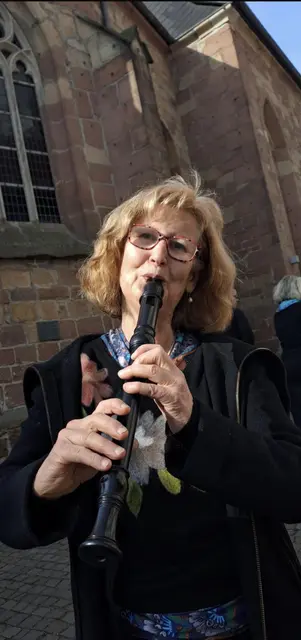 Der Flötenchor Annweiler spielt an Allerheiligen in der gotischen Wallfahrtskapelle. | Foto: Martin Graf, Kulturrat