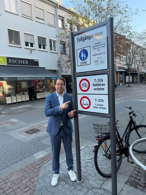 Frankenthal kennzeichnet das Durchfahrtsverbot für E-Scooter in der Fußgängerzone künftig. | Foto: Stadtverwaltung Frankenthal (Pfalz)