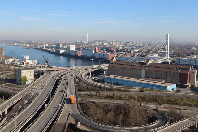 Die Rampe soll stadteinwärts von Mannheim befahrbar sein.  | Foto: JG