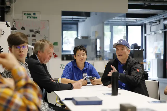 Gerade junge Menschen lassen sich für die Technik begeistern | Foto: https://www.pixelmover-foto.de/
