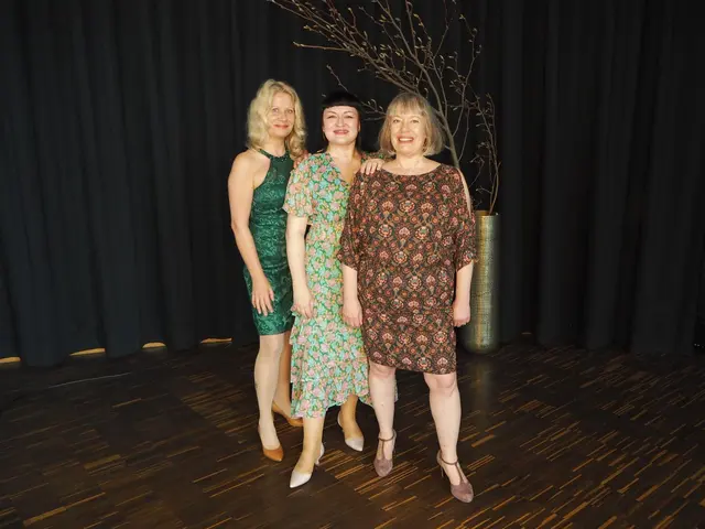 Drei Musikerinnen gestalten zum Jubiläum des Waldfriedhofs Rheinau einen Abend mit Barockmusik. (von links nach rechts: Almut Werner, Barbara R. Grabowski, Brigitte Becker) | Foto: Privat