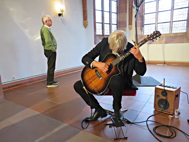 Mit seiner Gitarre verschmolzen | Foto: Brigitte Melder
