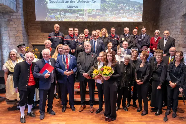Gesichter der Partnerschaft Neustadt-Macon  | Foto: Mario Schaaf
