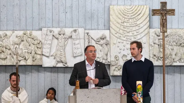 Gedanken zur Ausstellung: Bürgermeister Tobias Meyer und Stadtrat Gabriel Kauffmann (Viroflay) | Foto: Sascha Epple