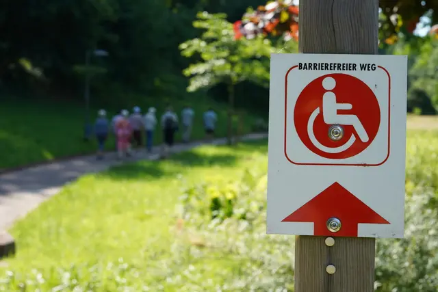 Der barrierefreie Rundweg durch die Markward-Anlage eignet sich auch für Menschen mit Rollator. | Foto: KV SÜW