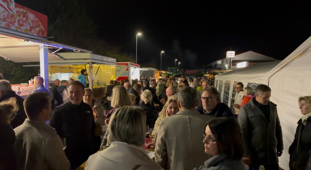 Die Weilerbacher Winterworld zieht mit ihrem Programm viele Besucher an. Der Eintritt zum Fest in der Danziger Straße ist frei. | Foto: Eva Moser/gratis