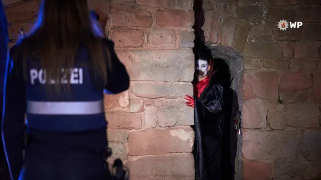 Die Polizei in der Westpfalz warnt zu Halloween vor Sachbeschädigung, Anscheinswaffen und Masken am Steuer. Harmlos wirkende Streiche können Strafanzeigen, Bußgelder und teure Folgen auslösen. | Foto: Polizeipräsidium Westpfalz