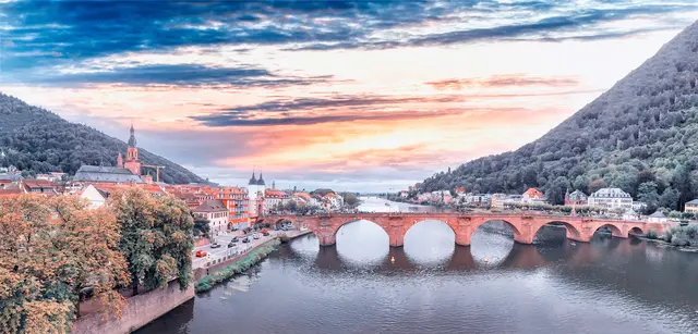 Heidelberg bietet vom 30. Oktober bis 1. November ein abwechslungsreiches Programm: Neben Oper und Schauspiel stehen eine Weinmesse mit französischen Spezialitäten, Live-Musik und eine Halloween-Party auf dem Veranstaltungskalender. | Foto:  jovannig/stock.adobe.com