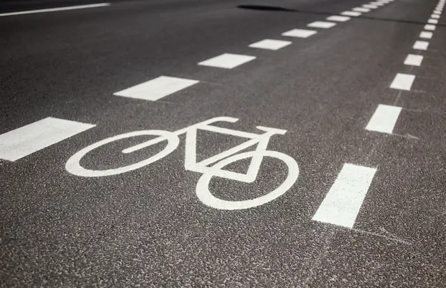 Radweg und L 528 unter der B 9-Brücke in Speyer werden wieder freigegeben. (Symbolfoto) | Foto: Jarama/stock.adobe.com