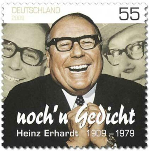 Heinz Erhardt, Ehrung zum 100. Geburtstag durch eine Sonderbriefmarke der Deutschen Post AG, im Jahre 2009 | Foto: Andreas Ahrens, Public domain, via Wikimedia Commons; https://upload.wikimedia.org/wikipedia/commons/2/2b/DPAG_2009_Heinz_Erhardt%2C_noch%27n_Gedicht.jpg