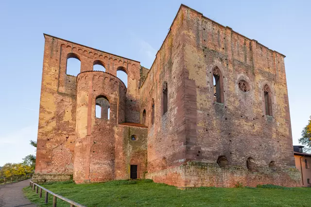 1038 ging eine Entscheidung im Kloster Limburg in die Kirchengeschichte ein, als auf Geheiß Kaiser Konrads II. festgelegt wurde. | Foto: Heimatlichter GmbH