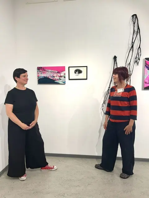 Judith Lindner und Elke Hennen, Eröffnung Ausstellung Geraum, 27.06.2025 | Foto: Sarah Menges