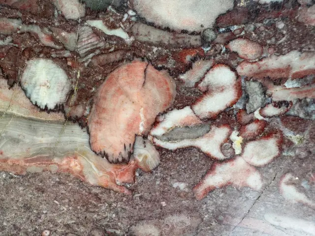 Marmor aus dem Unica Steibruch | Foto: Dr. Matthias Kroner, Eisenberg