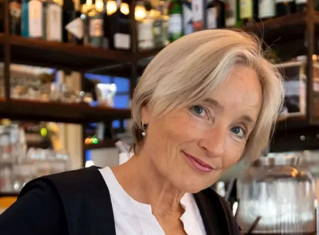 Martine Lombard, Ausschnitt, Bar Paris | Foto: Victoria Rodriguez