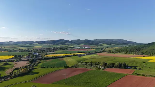 Donnersberger Land bei Winnweiler mit Donnersberg im Hintergrund | Foto: Stephen Wüstenberg