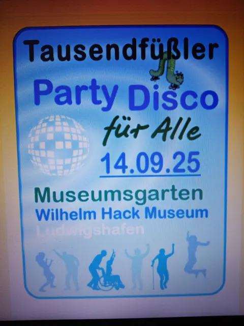 Zum ersten Mal ist die Tausendfüßler Party-Disco im hack-museumsgARTen zu Gast!
Tanzen ist einfach, jeder kanns, also nichts wie raus aus dem Alltag, Spaß haben und nette Leute treffen! Wir spielen Popmusik aus allen Jahrzehnten und zeigen euch auch einfache Bewegungen im Sitzen und Stehen.

Alle sind willkommen, Tausendfüßler Clubmitglieder, Ehemalige, Freunde, Gärtner, Neugierige...
Eintritt frei!
Kuchen und Alkoholfreies gibt es für kleines Geld, gerne darf auch etwas mitgebracht werden. | Foto: Unbekannt 