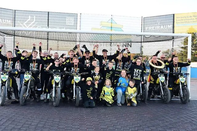 Mit 9:1 schlug der Nachwuchs des MSC Puma Kuppenheim den MSC Taifun Mörsch - im Junioren-Finale um die Deutsche Meisterschaft! Es war ein auch in der Höhe verdienter Sieg der Junioren aus Kuppenheim.

Wir gratulieren | Foto: RayKun