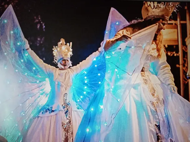 Samstag,28.02.2026 von 18 bis 22 Uhr, Stadtplatz Bad Dürkheim 

Spektakuläre Licht- und Feuershows sowie die fantasievoll geschmückte Innenstadt machen diesen Abend zu einem ganz besonderen Erlebnis für die ganze Familie. ✨
Zahlreiche Bad Dürkheimer Einzelhändler bieten die Möglichkeit, bis in die späten Stunden einzukaufen. In vielen Geschäften gibt es auch Ausschankstellen der örtlichen Weinbaubetriebe. 🍾 | Foto: Unbekannt 